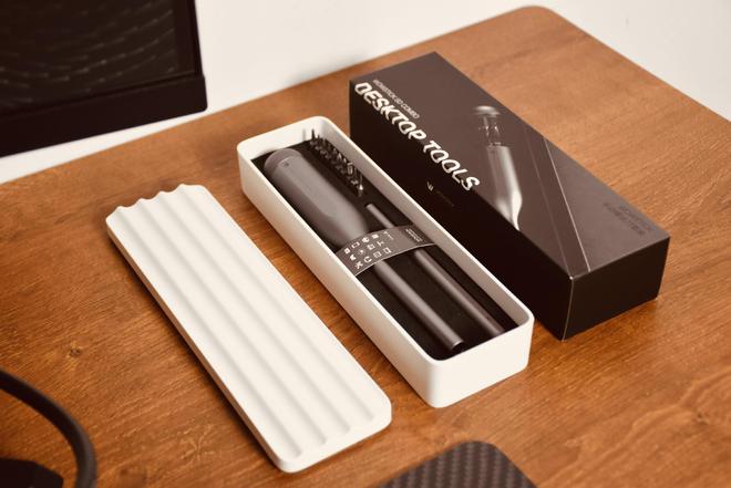 wowstick手动螺丝刀套装体验爱游戏最新拆开后盖才发现电池怀孕了(图2)