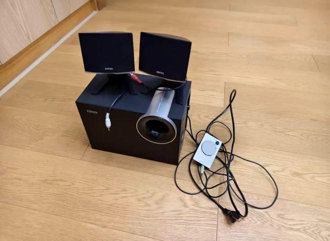 二手低至70元自带大号“低音炮”爱游戏平台性价比最高的电脑音箱！(图2)